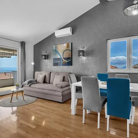 Kira Sea View Apartment
