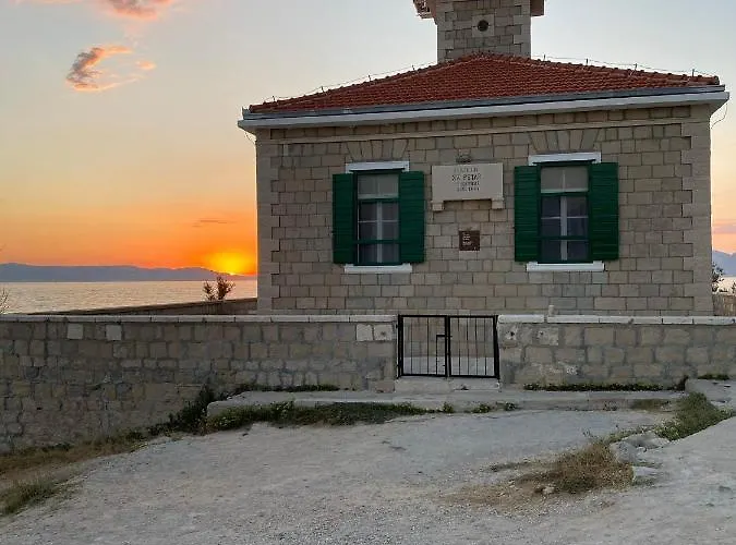 Kira Sea View *