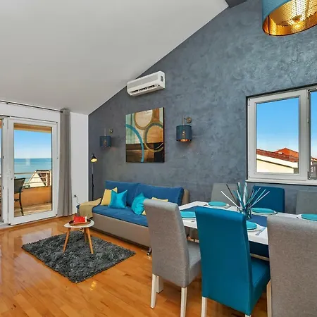 Kira Sea View Apartment